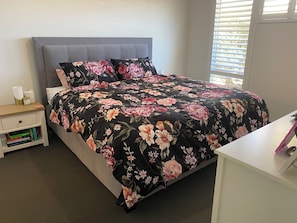 4 Schlafzimmer, Bügeleisen/Bügelbrett, WLAN, Bettwäsche