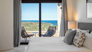 Deluxe-Apartment, 2 Schlafzimmer, Terrasse, Meerblick | Minibar, laptopgeeigneter Arbeitsplatz, kostenloses WLAN