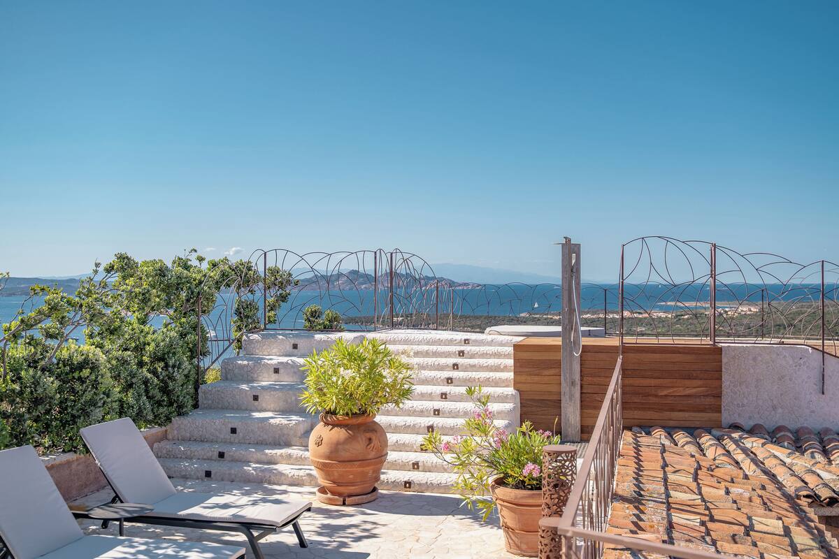Luxury Apartment, 4 Bedrooms | Terrace/patio