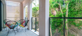 Au C103 - La Vie est Belle