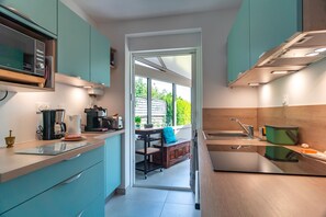 Kühlschrank, Mikrowelle, Ofen, Geschirrspüler