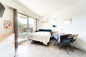 Iron/ironing board, free WiFi, bed sheets - Sandaya - 10min à pied de la Plage (Cagnes-sur-Mer)