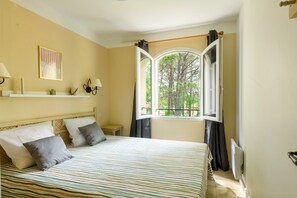 3 habitaciones y ropa de cama