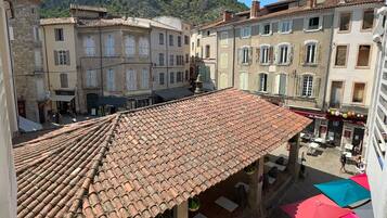 Enceinte de lâhĂ©bergement