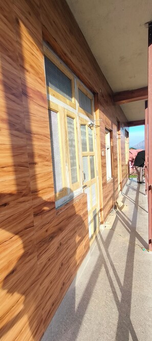 Exterior detail - Rustic Charm , Deodar Room with Mountain Vibes. (Chakrata)