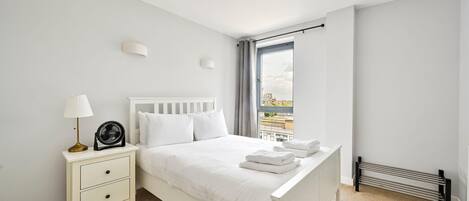 4 室のベッドルーム、アイロン / アイロン台、インターネット、ベッドシーツ