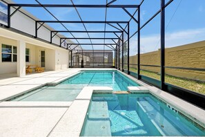 House | 15 bedrooms