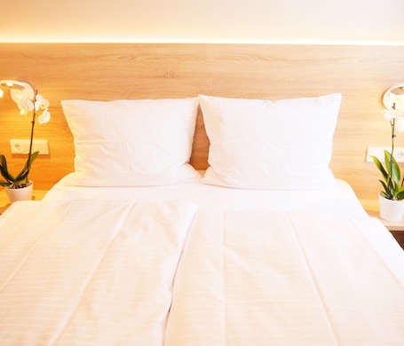 Economy Double Room | In-room safe, soundproofing, free WiFi
