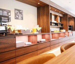 Free daily buffet breakfast