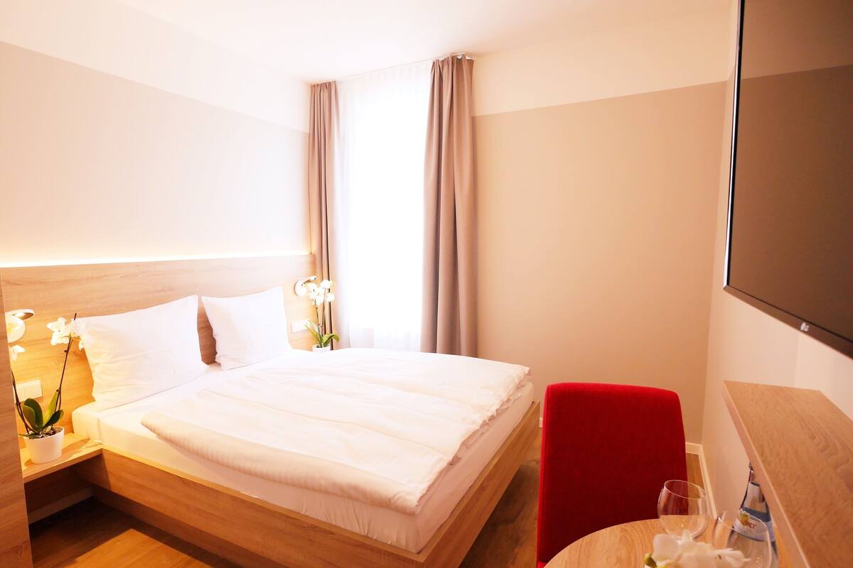 Economy Double Room | In-room safe, soundproofing, free WiFi