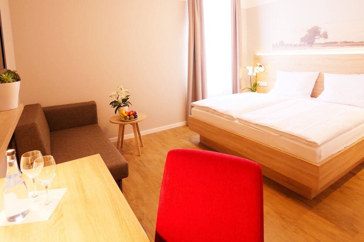 Classic Double Room | In-room safe, soundproofing, free WiFi