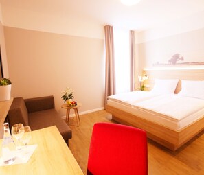 Classic Double Room | In-room safe, free WiFi