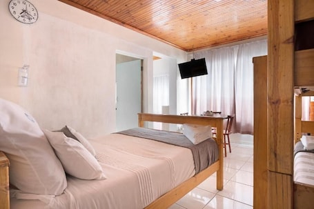 Family Room | Iron/ironing board, free WiFi, bed sheets