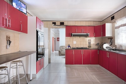 25 Jacaranda Lodge & Backpackers