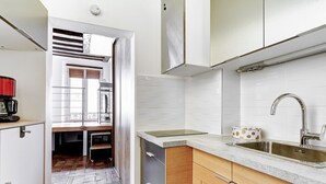 Unclassified image, 4 of 21, button - Elegant Studio in Le Marais - Sleeps 4 (Paris)