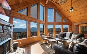 TV connectée, cheminée, jeux vidéo