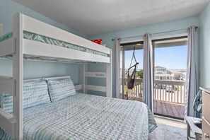 3 室のベッドルーム、アイロン / アイロン台、旅行用ベビーベッド、WiFi (無料)