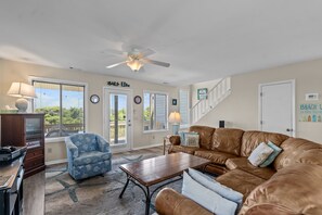 スマートテレビ、テレビゲーム、書庫