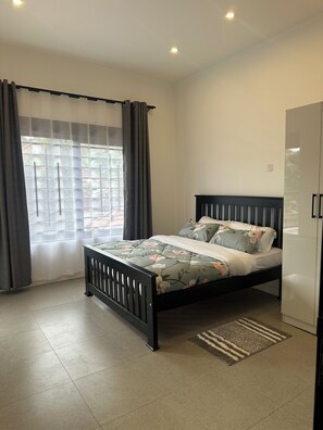 3 chambres, fer et planche à repasser, Wi-Fi, literie fournie