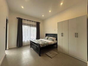 3 Schlafzimmer, Bügeleisen/Bügelbrett, WLAN, Bettwäsche