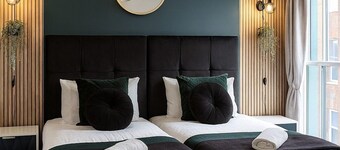 The Bristol Harbourside Apartments - Sleeps 16