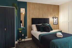 4 Schlafzimmer, Bügeleisen/Bügelbrett, Internetzugang, Bettwäsche
