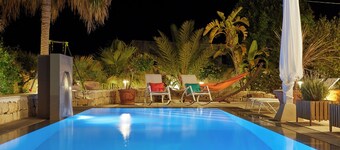 Villa Zamia con piscina