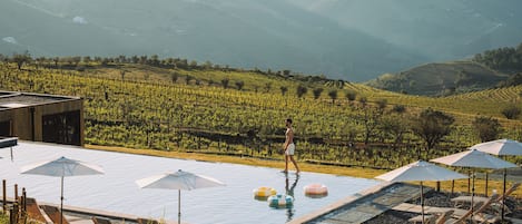 2 piscines extérieures