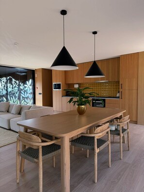 Villa | In-room dining