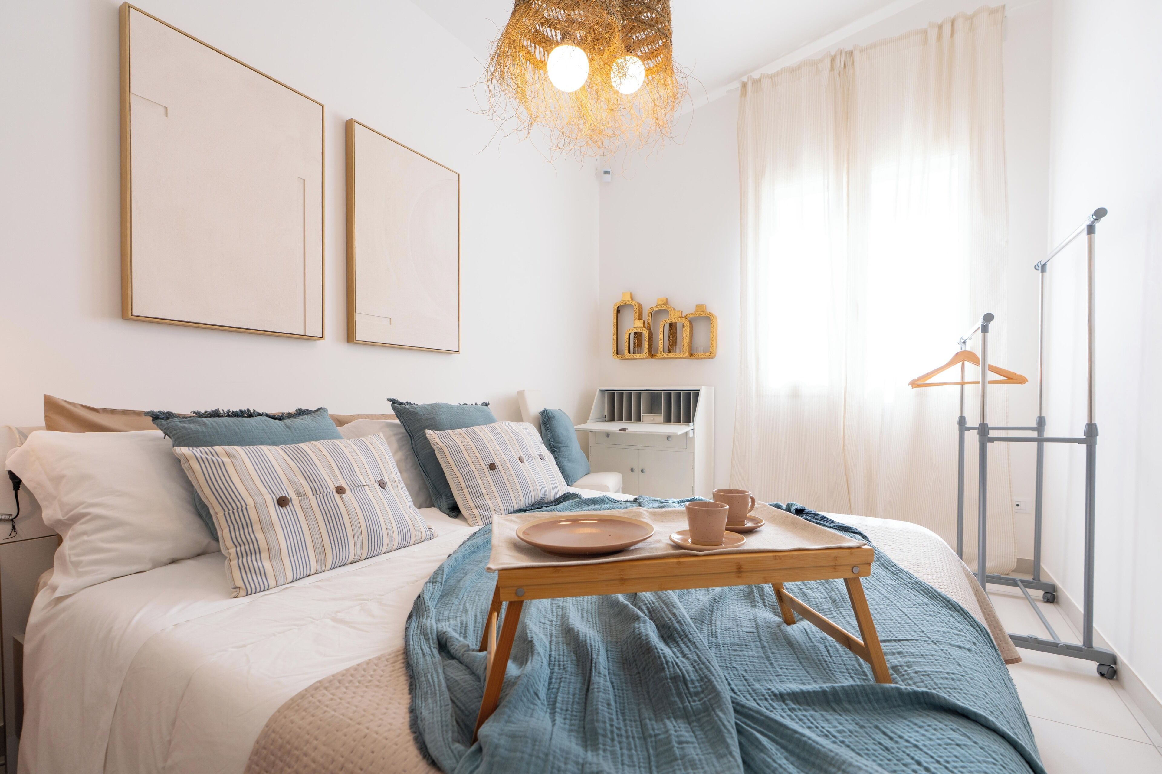 4 bedrooms, iron/ironing board, free WiFi, bed sheets