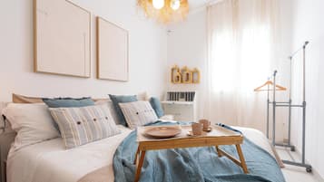 4 bedrooms, iron/ironing board, free WiFi, bed sheets