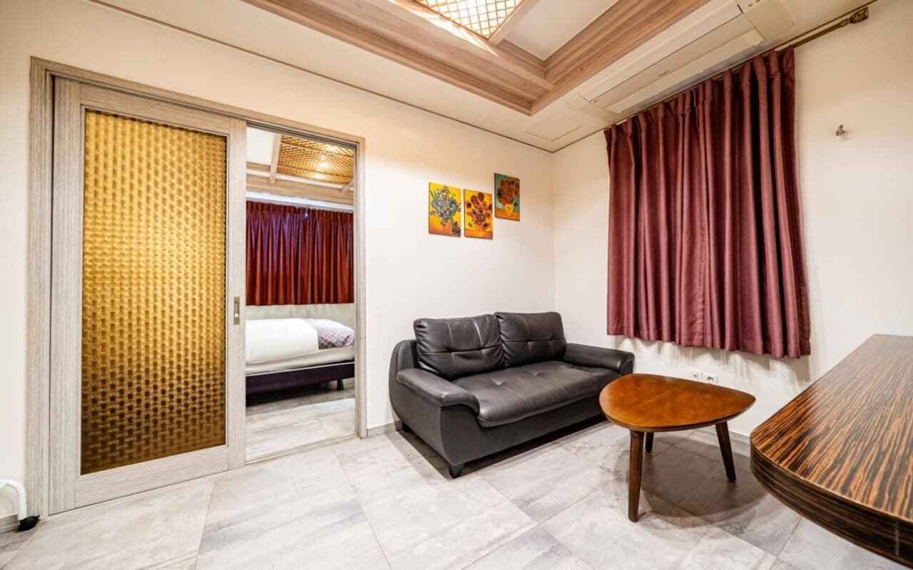 Superior Suite | Living area | Smart TV, Netflix, first-run films, streaming services