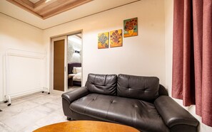 Superior Suite | Living area