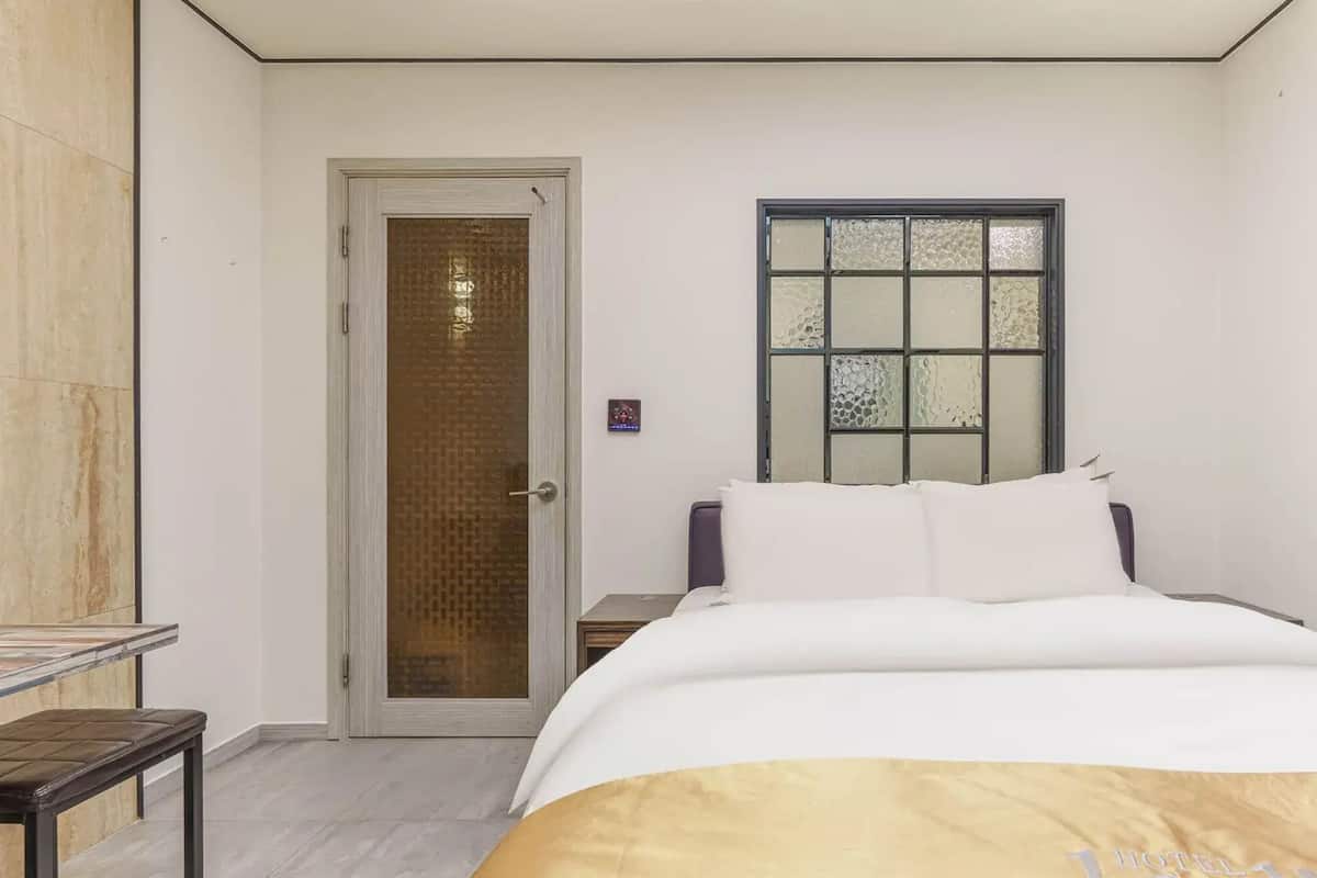 Standard Double Room, 1 Double Bed, City View | Free WiFi, bed sheets