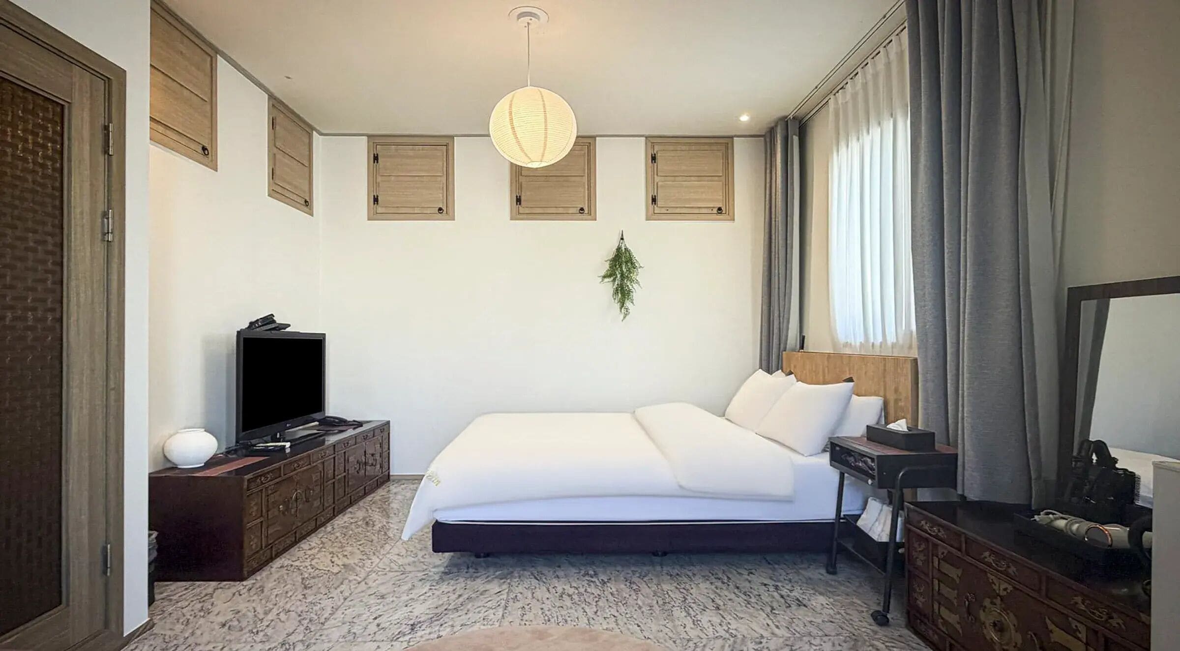 Rooftop | Soundproofing, WiFi (free), bed sheets