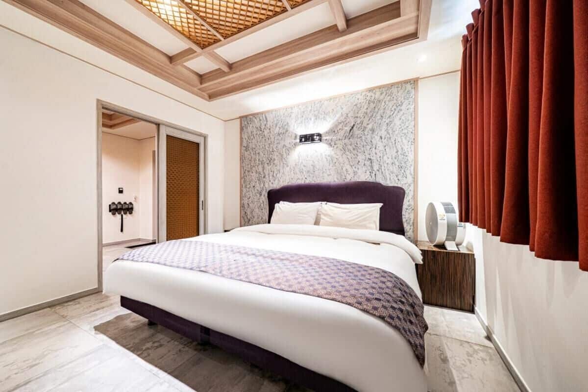 Superior Suite | Free WiFi, bed sheets