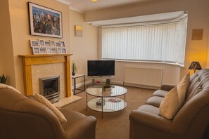 TV - Elegant 3 Bed Stay - Birmingham (Birmingham)