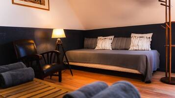 Soundproofing, free WiFi