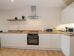 Kochgeschirr/Geschirr/Besteck