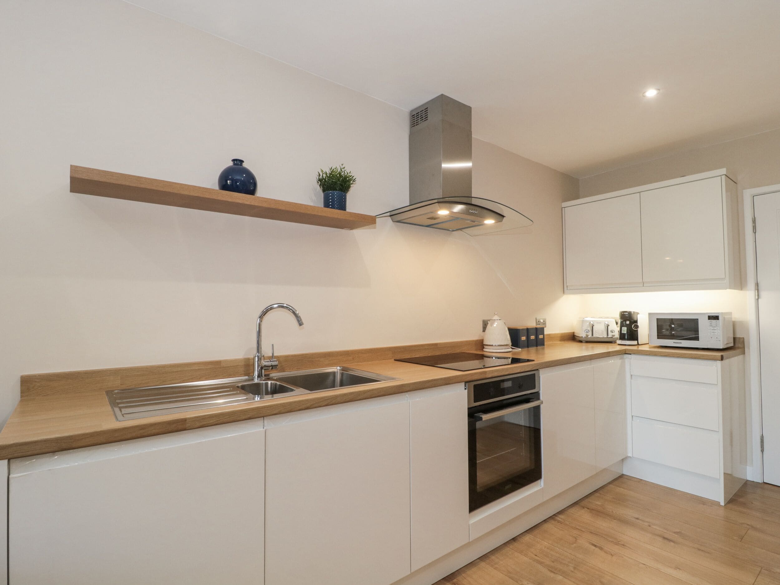 Cookware/dishes/utensils