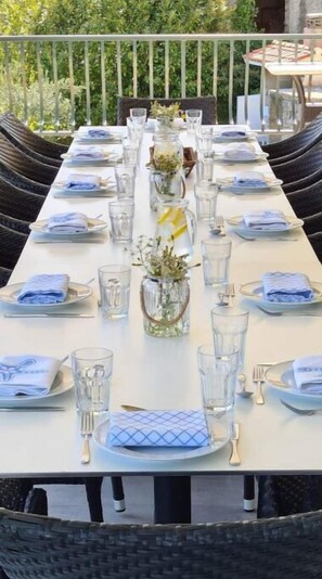 Outdoor dining