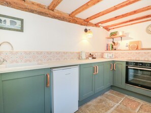 Batterie de cuisine, vaisselle et ustensiles