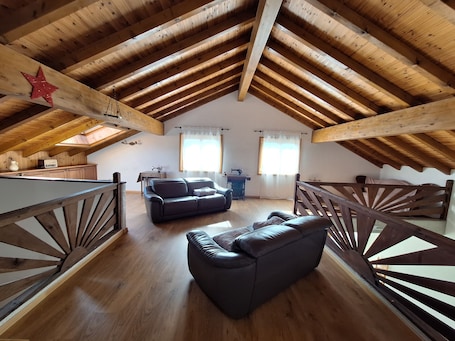 Interior. Spacious 5-bedroom apartment in beautiful Savièse with WiFi