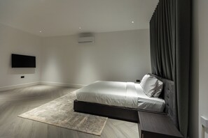 2 bedrooms, iron/ironing board, bed sheets