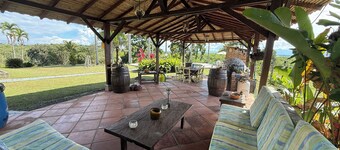 Stunning 5 BR Villa with Mountain Views & WiFi in COMBIA-Pereira, CO