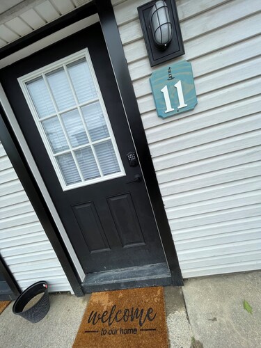 Charming 1-bedroom, 1st Floor Beach Access apartment in Geneva. Apartment U11