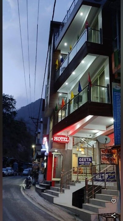 Hotel Geeta Bhawan