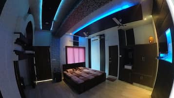 Room, River View | Premium bedding, memory-foam beds, free WiFi, bed sheets