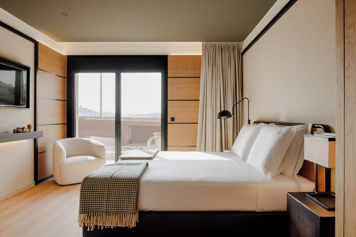Quarto exclusivo | Roupas de cama antialérgicas, cofres nos quartos