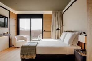 Habitación exclusiva | Ropa de cama hipoalergénica, caja fuerte, decoración individual